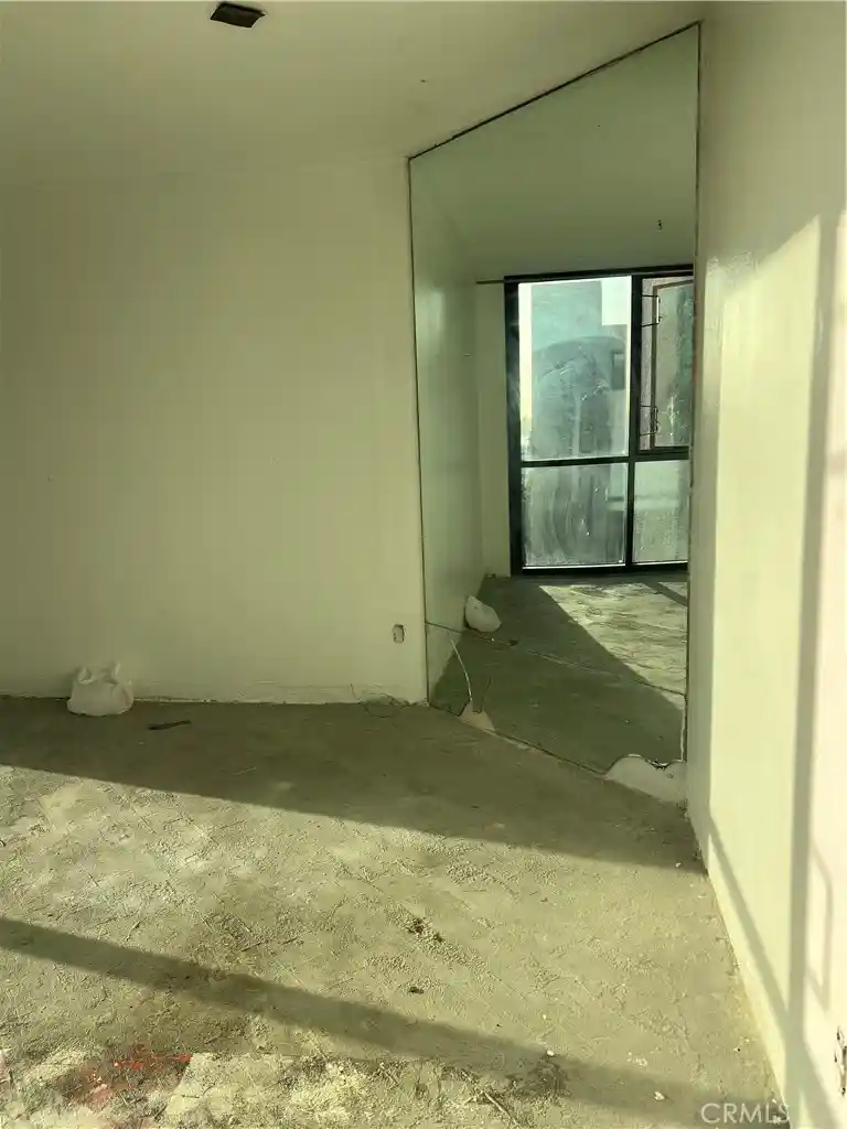 Listing Photo 5 - Condo for sale in building located at 3940 Gresham St, San Diego, CA 92109 - Unit #344