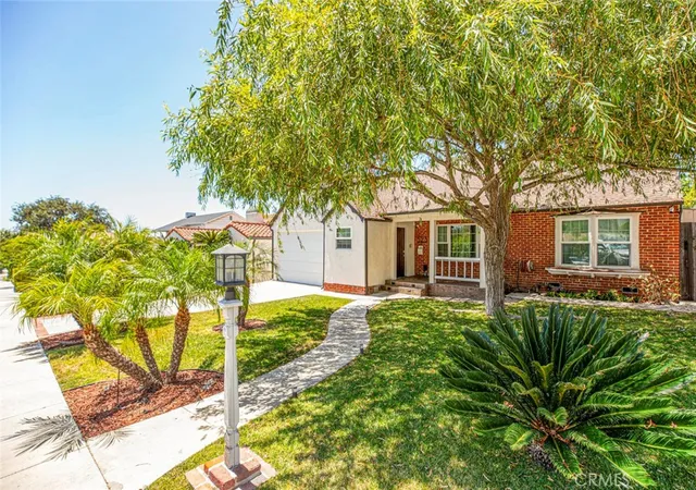 Photo 2 of Sale Pending at 523 E Fairmount, Burbank, CA 91501 | MLS# GD26104462 | Listing updated on 2026-10-06