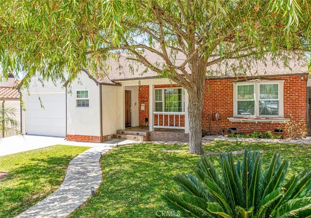 Photo 3 of Sale Pending at 523 E Fairmount, Burbank, CA 91501 | MLS# GD26104462 | Listing updated on 2026-10-06