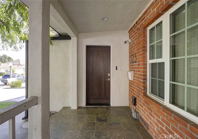 Photo 3 of Sale Pending at 523 E Fairmount, Burbank, CA 91501 | MLS# GD26104462 | Listing updated on 2026-10-06