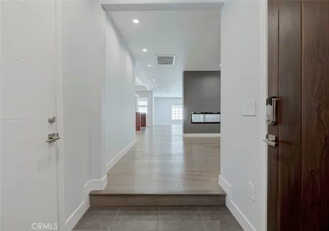 Photo 4 of Sale Pending at 523 E Fairmount, Burbank, CA 91501 | MLS# GD26104462 | Listing updated on 2026-10-06