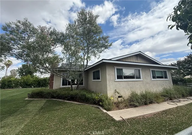 Photo 1 of Sale Pending at 24437 Rd 18 1/2, Chowchilla, CA 93610 | MLS# MC26114003 | Listing updated on 2026-09-14
