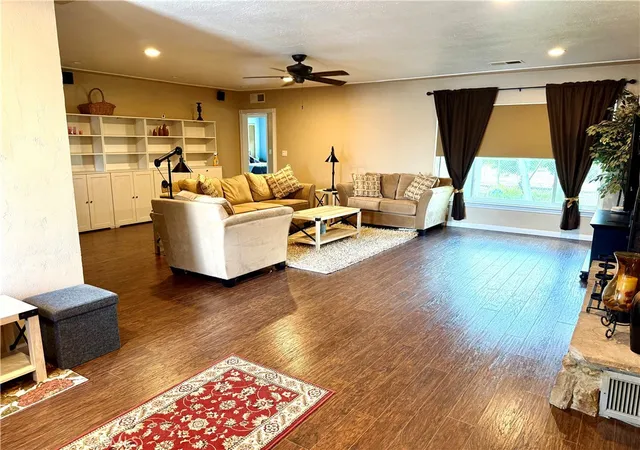 Photo 3 of Sale Pending at 24437 Rd 18 1/2, Chowchilla, CA 93610 | MLS# MC26114003 | Listing updated on 2026-09-14