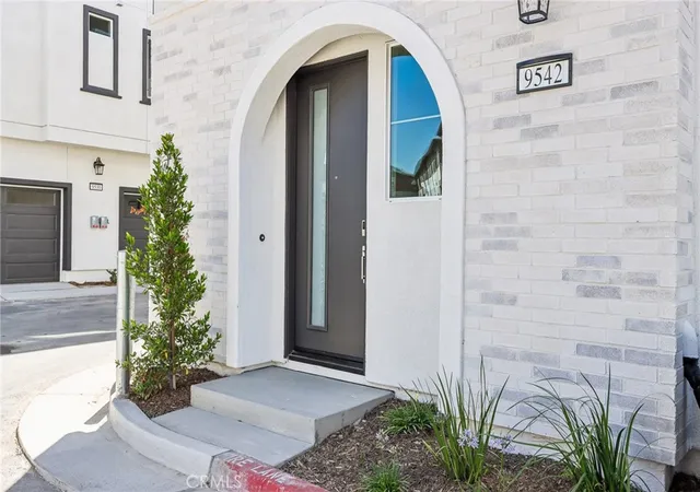 Photo 2 of Sale Pending at 9542 Hannah Way, Riverside, CA 92503 | MLS# CV26115049 | Listing updated on 2026-10-07