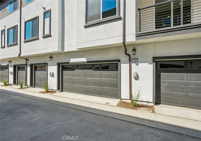 Photo 3 of Sale Pending at 9542 Hannah Way, Riverside, CA 92503 | MLS# CV26115049 | Listing updated on 2026-10-07