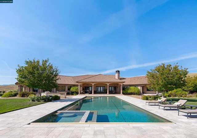 Photo 3 of Mansion for sale at 2020 Victorine Rd, Livermore, CA 94551 | MLS# 41136191 | Listing updated on 2026-09-14