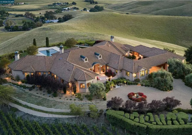 Photo 3 of Single family home for sale at 2020 Victorine Rd, Livermore, CA 94551 | MLS# 41136191 | Listing updated on 2026-09-21