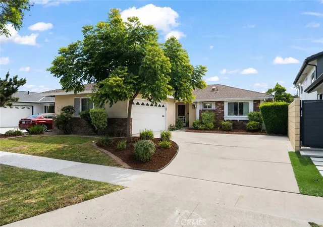 Photo 2 of Single family home for sale at 3501 Claremore Ave, Long Beach, CA 90808 | MLS# PW26100862 | Listing updated on 2026-09-15