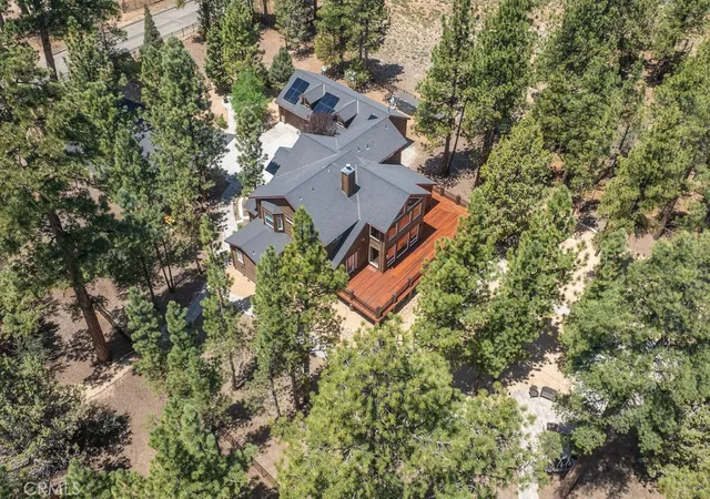 Photo 3 of Single family home for sale at 1520 Alderwood Ct, Big Bear City, CA 92314 | MLS# IG26115748 | Listing updated on 2026-09-14