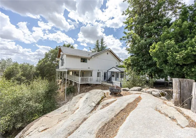 Photo 3 of Single family home for sale at 28977 Long Holw Ct N, Coarsegold, CA 93614 | MLS# FR26116402 | Listing updated on 2026-09-14
