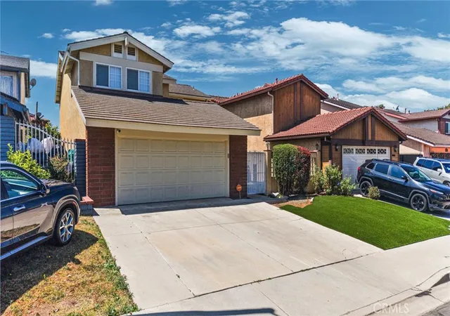 Photo 2 of Single family home for sale at 814 E Sandpoint Ct, Carson, CA 90746 | MLS# DW26116629 | Listing updated on 2026-09-15