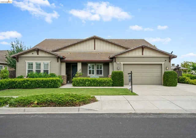 Photo 3 of Single family home for sale at 2683 Manresa Shore Ln, Oakley, CA 94561 | MLS# 41136483 | Listing updated on 2026-09-15