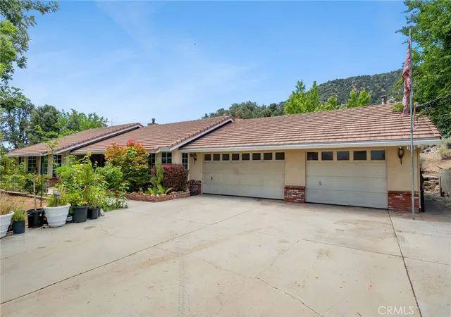 Photo 2 of Single family home for sale at 7685 Wintergreen, Pinon Hills, CA 92397 | MLS# HD26115152 | Listing updated on 2026-09-14