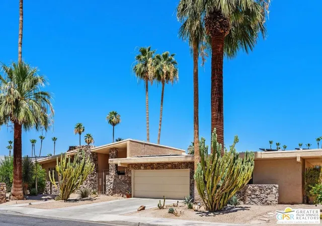 Photo 3 of Single family home for sale at 2062 S Chico Dr, Palm Springs, CA 92264 | MLS# 26840281PS | Listing updated on 2026-09-14