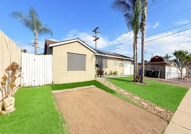 Listing Photo 4 - Condo for sale in building located at 1605 N Mollison Ave, El Cajon, CA 92021
