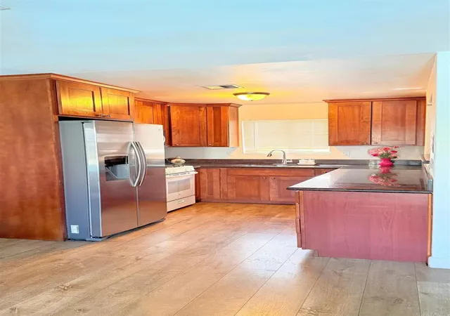 Listing Photo 5 - Condo for sale in building located at 1605 N Mollison Ave, El Cajon, CA 92021
