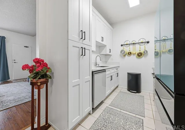 Photo 2 of Condo for sale at 8310 Regents Rd #1E, San Diego, CA 92122 | MLS# PTP2604187 | Listing updated on 2026-09-23