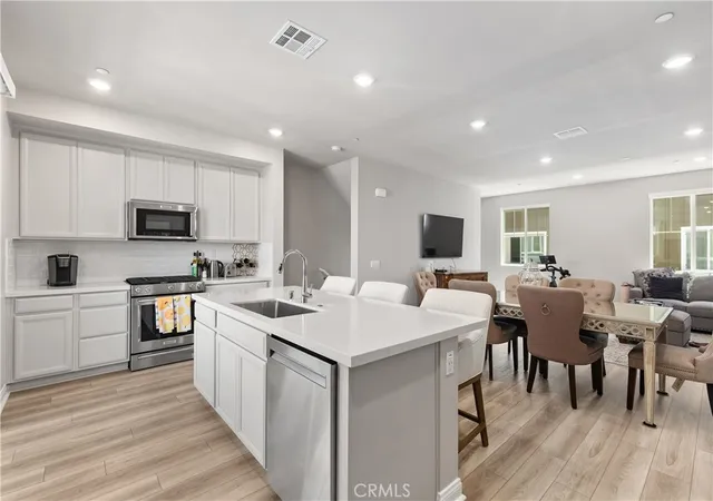 Photo 3 of Townhouse for sale at 1472 W Sunrise Ln, San Pedro, CA 90732 | MLS# PV26118668 | Listing updated on 2026-09-15