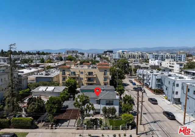Photo 2 of Sale Pending at 11241 Peach Grv St, North Hollywood, CA 91601 | MLS# 26841281 | Listing updated on 2026-09-14
