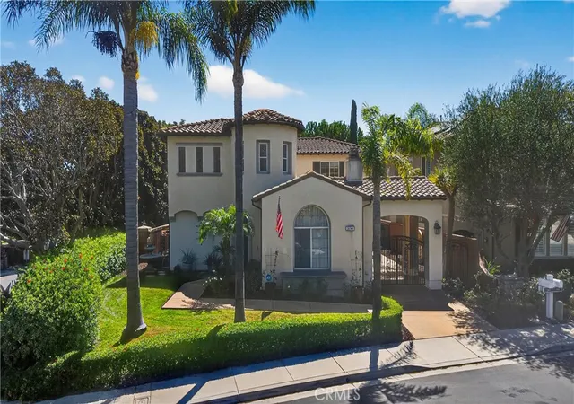 Photo 3 of Single family home for sale at 100 Via Monte Picayo, San Clemente, CA 92673 | MLS# PW26120239 | Listing updated on 2026-10-07