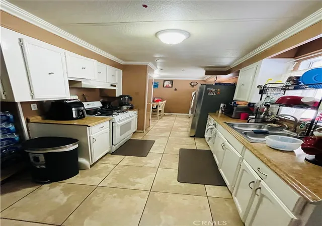 Photo 3 of Sale Pending at 17400 Valley Blvd #95, Fontana, CA 92335 | MLS# IG26121220 | Listing updated on 2026-09-14