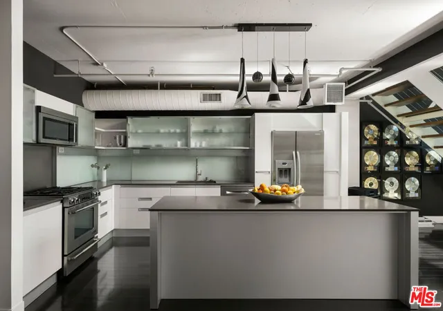 Photo 3 of Condo for sale at 510 S Hewitt St #109, Los Angeles, CA 90013 | MLS# 26841717 | Listing updated on 2026-09-14