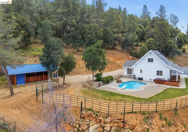 Photo 3 of Single family home for sale at 19466 Mira Monte Rd, Tuolumne, CA 95379 | MLS# 41137196 | Listing updated on 2026-09-15