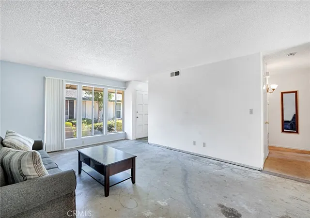 Photo 2 of Condo for sale at 182 W Barstow Ave #A, Fresno, CA 93704 | MLS# FR26121353 | Listing updated on 2026-09-14