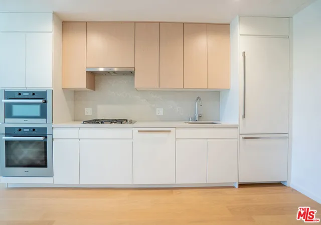 Photo 3 of Condo for sale at 877 Francisco St #2210, Los Angeles, CA 90017 | MLS# 26843701 | Listing updated on 2026-09-15