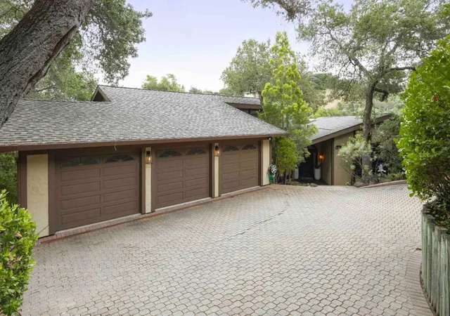 Photo 1 of Single family home for sale at 61 Oak Hvn Way, Woodside, CA 94062 | MLS# ML82050181 | Listing updated on 2026-09-15