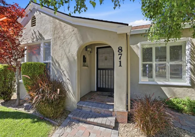 Photo 3 of Sale Pending at 871 Paula St, San Jose, CA 95126 | MLS# ML82050188 | Listing updated on 2026-09-15