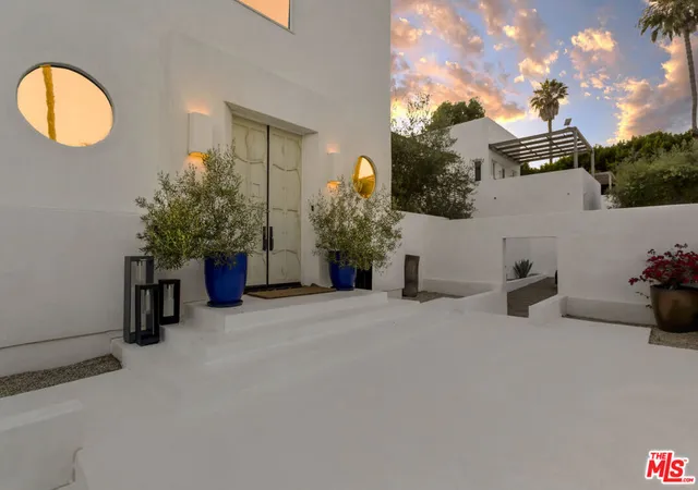 Photo 4 of Single family home for sale at 27405 Pacific Coast Hwy, Malibu, CA 90265 | MLS# 26844693 | Listing updated on 2026-09-14