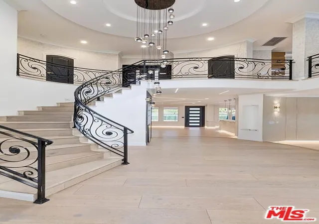 Photo 3 of Single family home for sale at 5170 Gloria Ave, Encino, CA 91436 | MLS# 26840573 | Listing updated on 2026-09-15