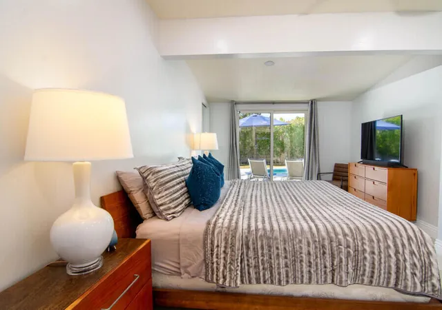 Photo 4 of Single family home for sale at 263 E Morongo Rd, Palm Springs, CA 92264 | MLS# 219148933PS | Listing updated on 2026-09-28
