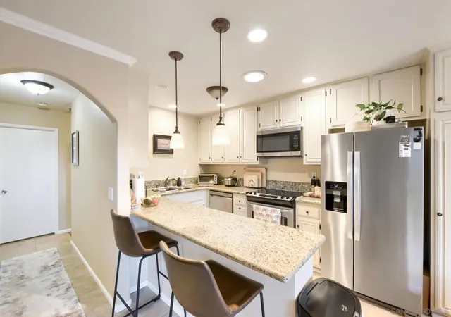 Listing Photo 4 - Condo for sale in building located at 518 Sunset Ln, San Diego, CA 92121 - Unit #60