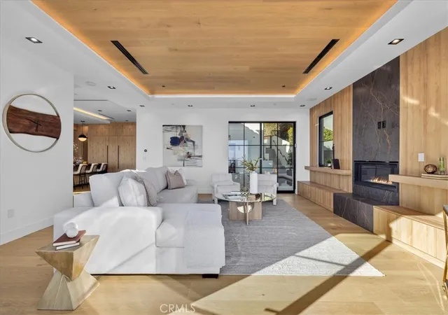 Photo 4 of Sale Pending at 2532 Via Sanchez, Palos Verdes Estates, CA 90274 | MLS# SB26125058 | Listing updated on 2026-09-18