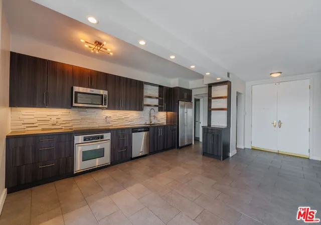 Photo 3 of Condo for sale at 1131 Alta Loma Rd #207, West Hollywood, CA 90069 | MLS# 26844667 | Listing updated on 2026-09-30