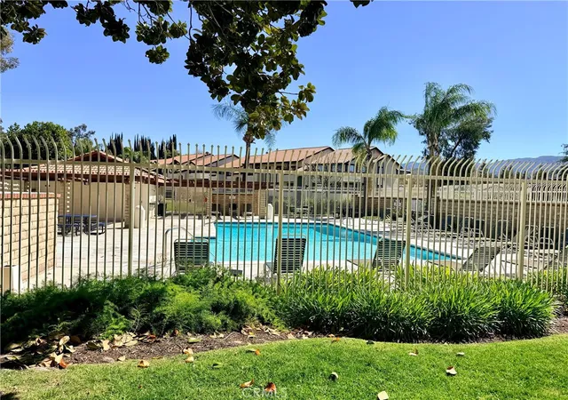 Photo 3 of Condo for sale at 18105 Sundowner Way #978, Canyon Country, CA 91387 | MLS# SR26125329 | Listing updated on 2026-09-14