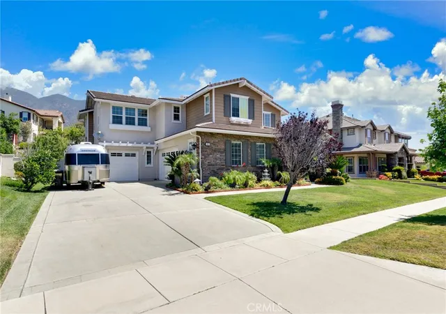 Photo 3 of Sale Pending at 13812 Breeders Cup, Rancho Cucamonga, CA 91739 | MLS# WS26125890 | Listing updated on 2026-09-14