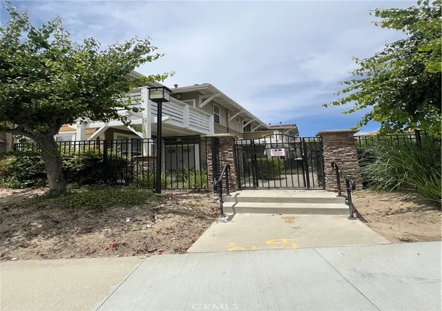 Photo 3 of Sale Pending at 855 Francesca #103, Walnut, CA 91789 | MLS# CV26123633 | Listing updated on 2026-09-14