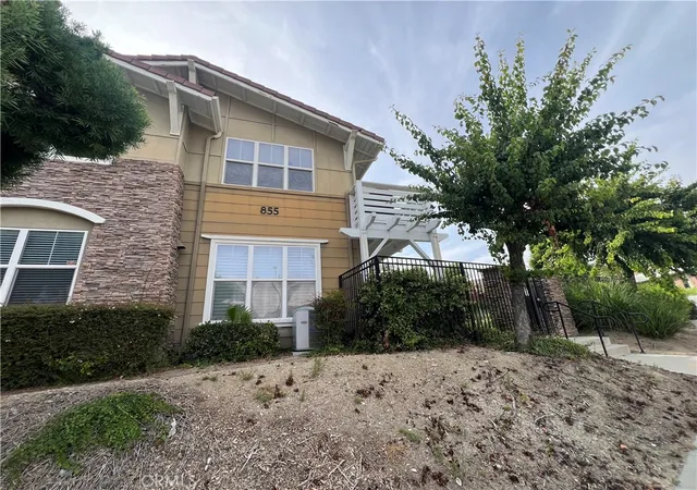 Listing Photo 4 - Condo for sale in building located at 855 Francesca, Walnut, CA 91789 - Unit #103