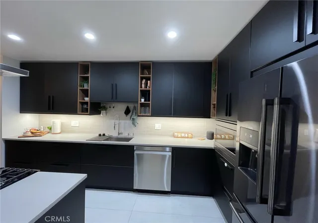 Listing Photo 4 - Condo for sale in building located at 4806 Holw Corner, Culver City, CA 90230 - Unit #234