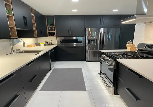 Listing Photo 5 - Condo for sale in building located at 4806 Holw Corner, Culver City, CA 90230 - Unit #234