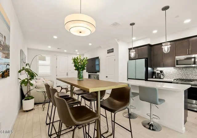 Photo 2 of Townhouse for sale at 1536 E Thompson Blvd, Ventura, CA 93001 | MLS# V1-36938 | Listing updated on 2026-09-15