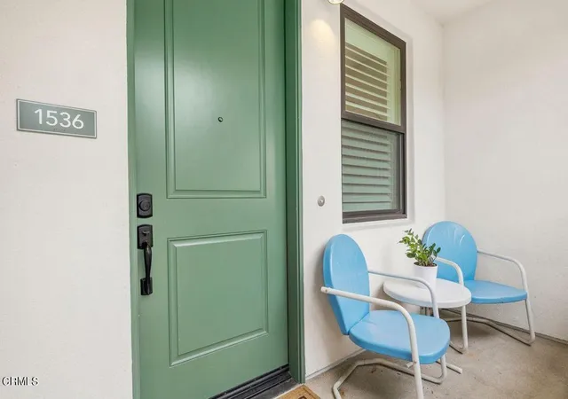 Photo 4 of Townhouse for sale at 1536 E Thompson Blvd, Ventura, CA 93001 | MLS# V1-36938 | Listing updated on 2026-09-15