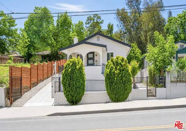Photo 1 of Sale Pending at 829 El Paso Dr, Los Angeles, CA 90042 | MLS# 26845785 | Listing updated on 2026-09-15