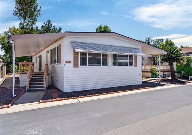 Photo 3 of Manufactured home for sale at 4000 Pierce #202, Riverside, CA 92505 | MLS# IV26128134 | Listing updated on 2026-09-14