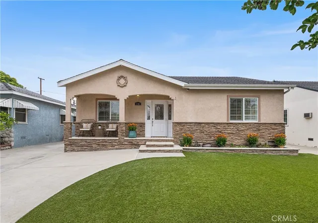 Photo 1 of Sale Pending at 3702 Petaluma, Long Beach, CA 90808 | MLS# PW26128235 | Listing updated on 2026-09-14