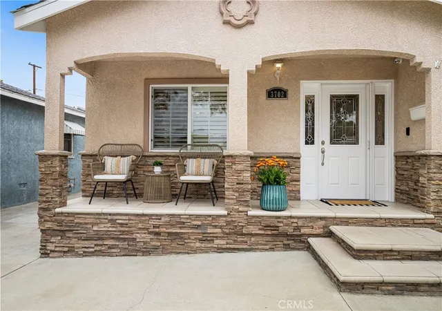 Photo 2 of Sale Pending at 3702 Petaluma, Long Beach, CA 90808 | MLS# PW26128235 | Listing updated on 2026-09-14