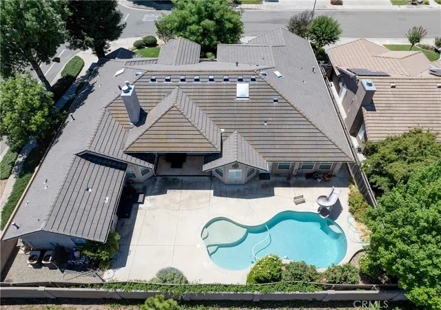 Photo 3 of Sale Pending at 591 Bobolink Ct, Merced, CA 95340 | MLS# MC26127575 | Listing updated on 2026-09-15
